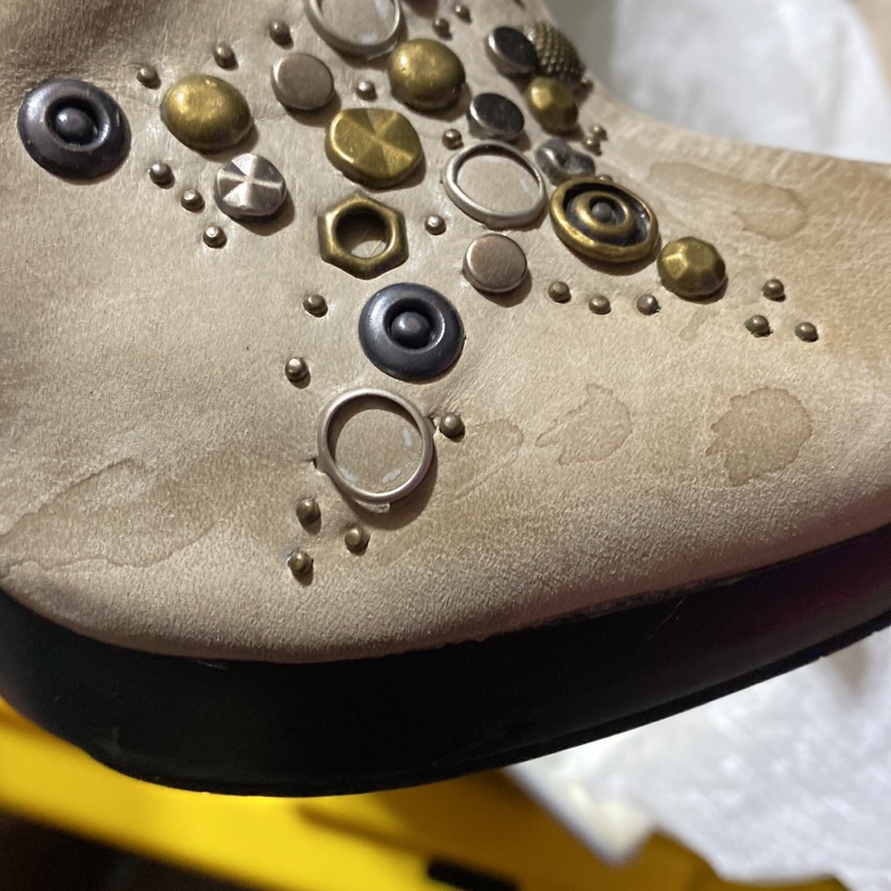 Gorgeous studded peep toe booties DKNY 10 - Picture 10 of 14